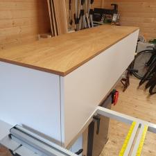 První komoda pod TV....